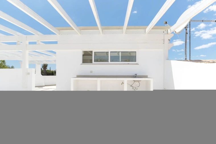 Moradia T4 para Venda em Quarteira Foto 40