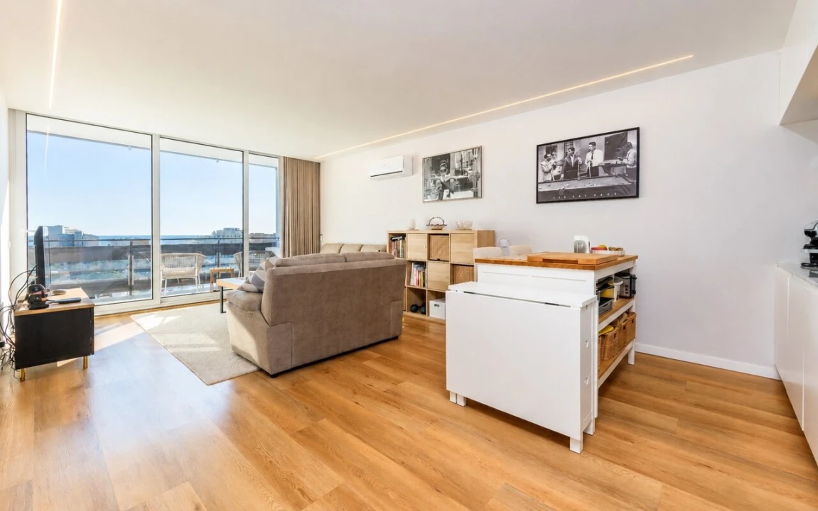 Apartamento T2 para Venda em Quarteira Foto 3