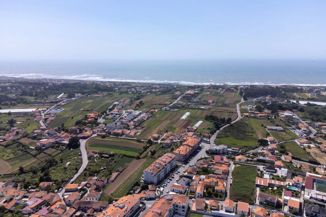 Terreno para Venda em Gulpilhares e Valadares Foto 1