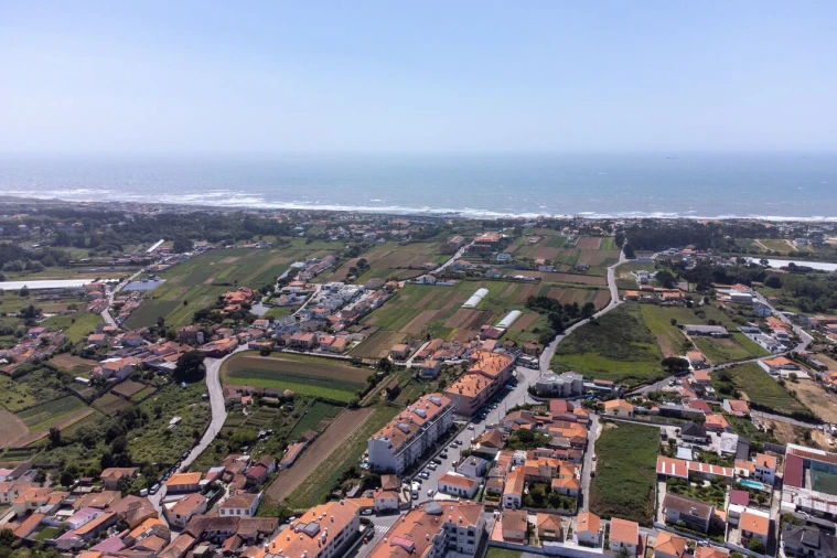 Terreno para Venda em Gulpilhares e Valadares Foto 1