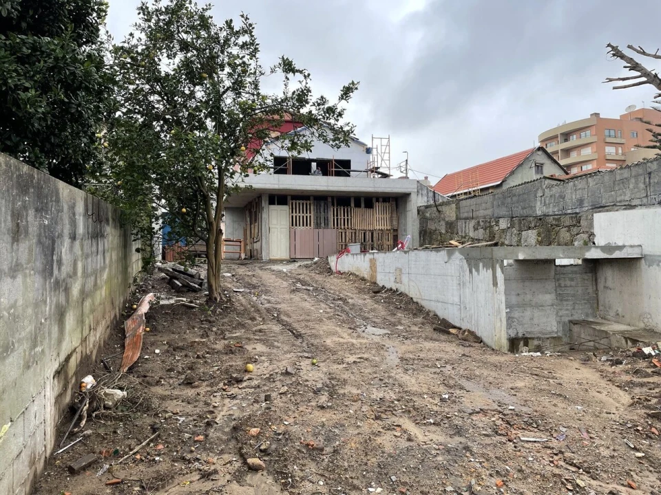 Moradia T5 para Venda em Santa Marinha e São Pedro da Afurada Foto 3