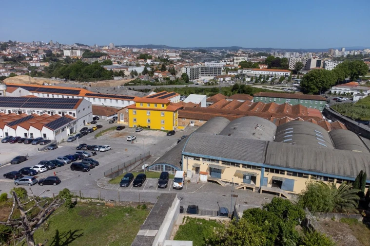 Moradia T5 para Venda em Santa Marinha e São Pedro da Afurada Foto 10
