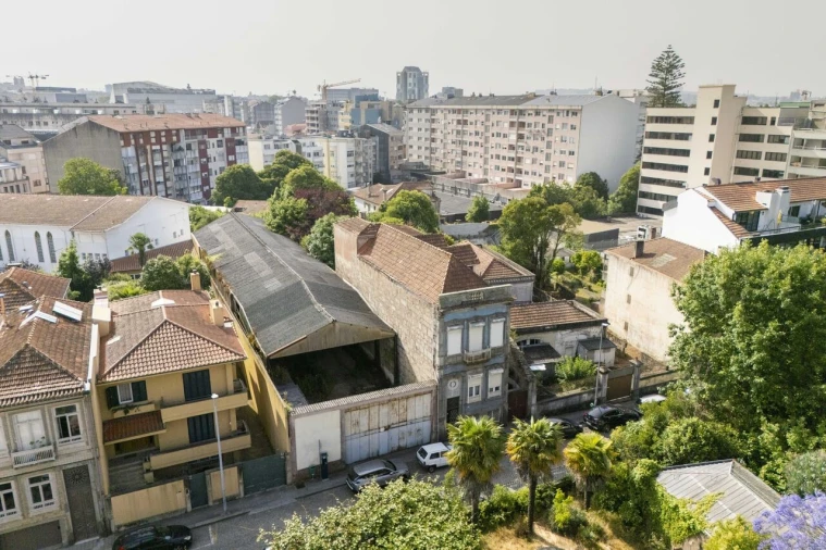 Prédio para Venda em Lordelo do Ouro e Massarelos Foto 2