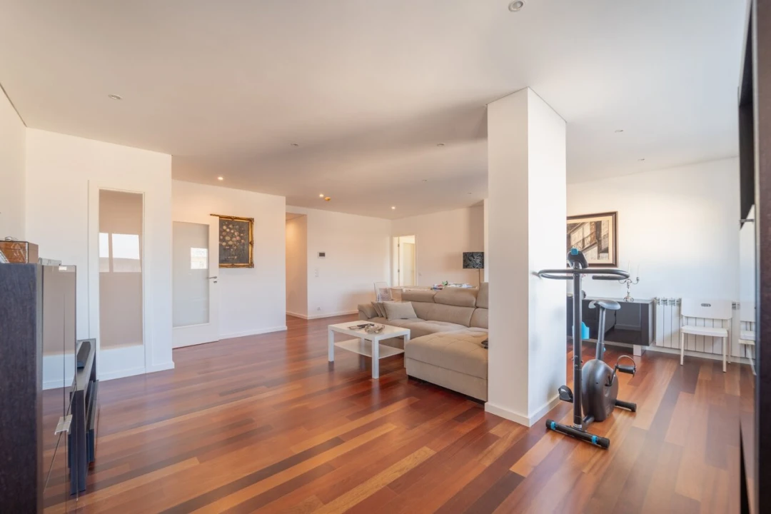 Apartamento T3 para Venda em Ramalde Foto 2