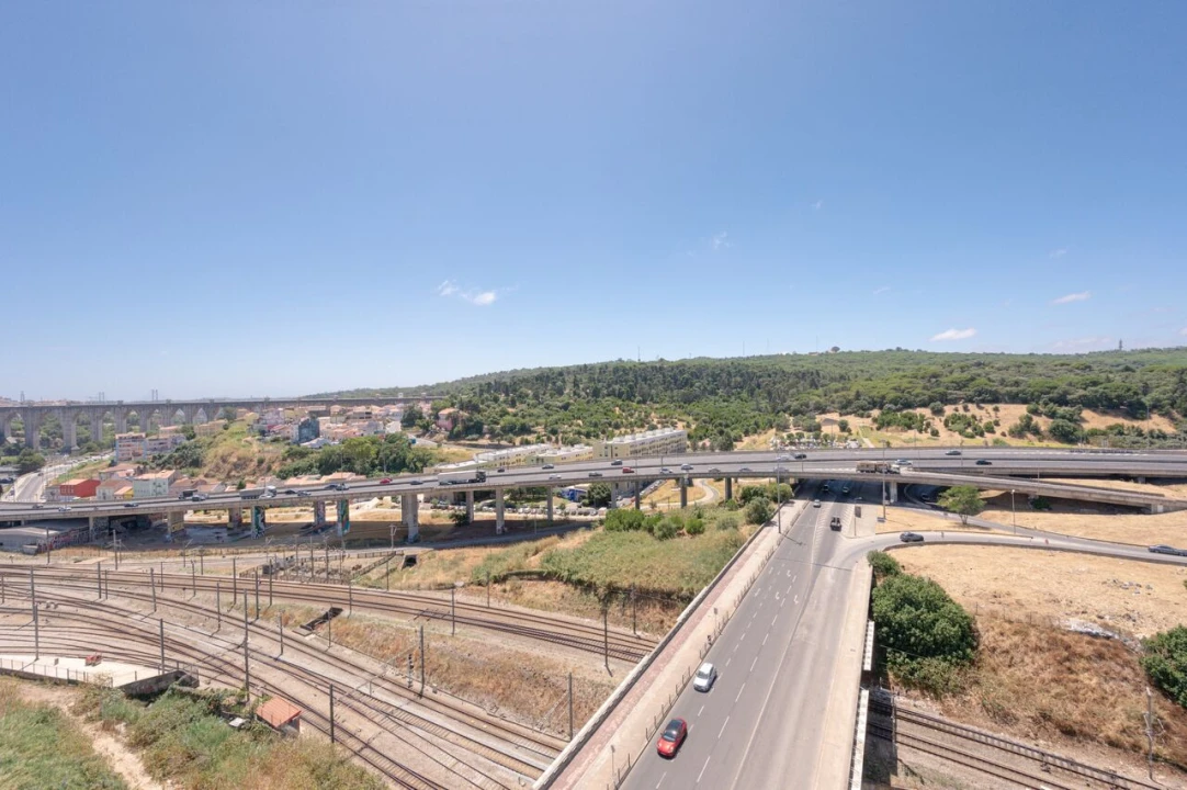 Apartamento T3 para Venda em Campolide Foto 38
