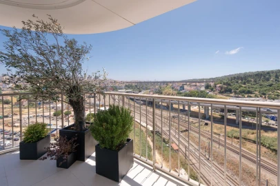 Apartamento T3 para Venda em Campolide