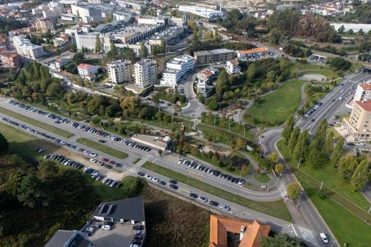 Prédio para Venda em Rio Tinto Foto 13