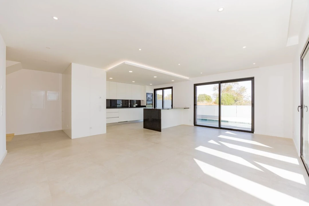 Moradia T3 para Venda em Mexilhoeira Grande Foto 2