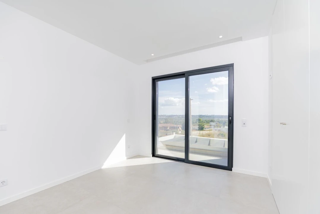 Moradia T3 para Venda em Mexilhoeira Grande Foto 17