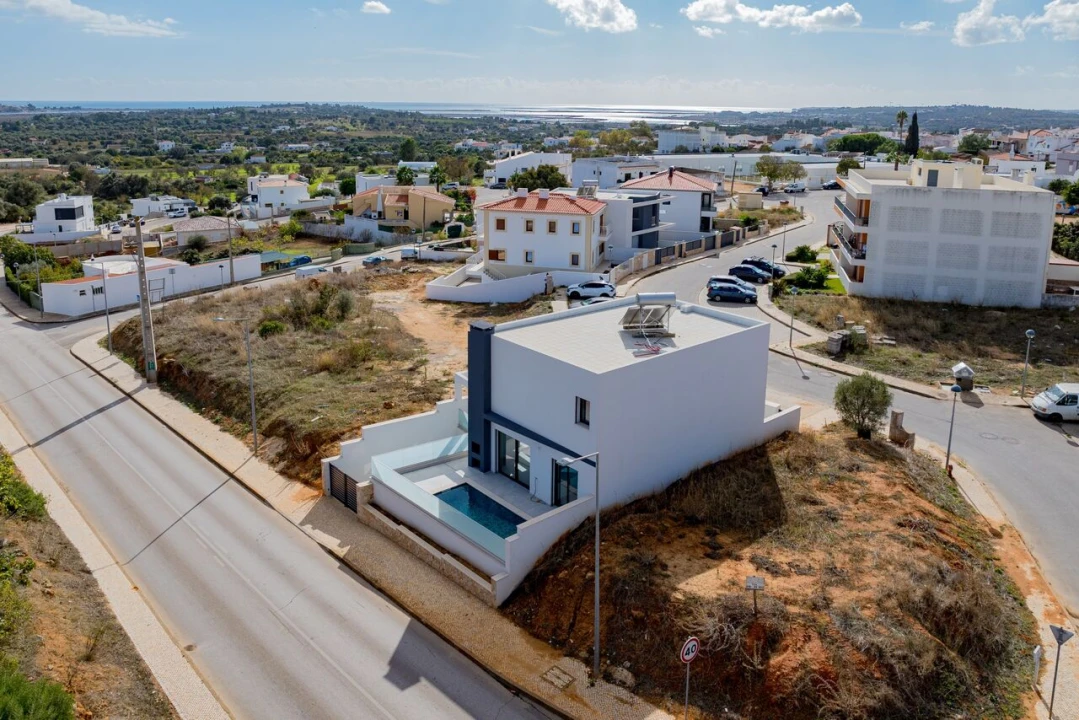 Moradia T3 para Venda em Mexilhoeira Grande Foto 7