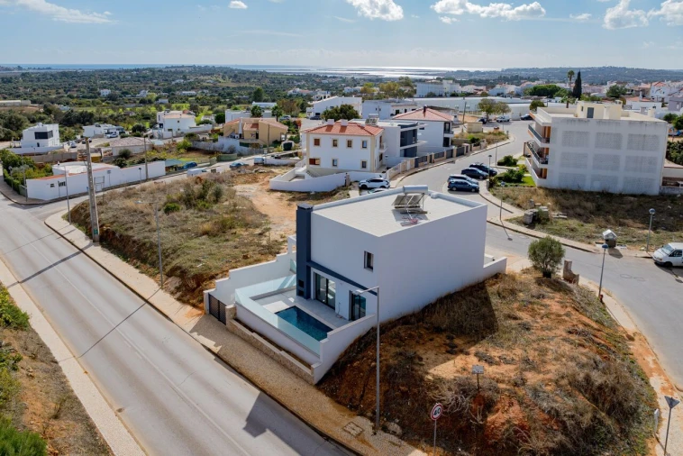 Moradia T3 para Venda em Mexilhoeira Grande Foto 7