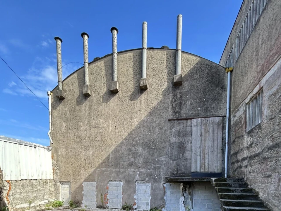 Prédio para Venda em Milheiros Foto 9