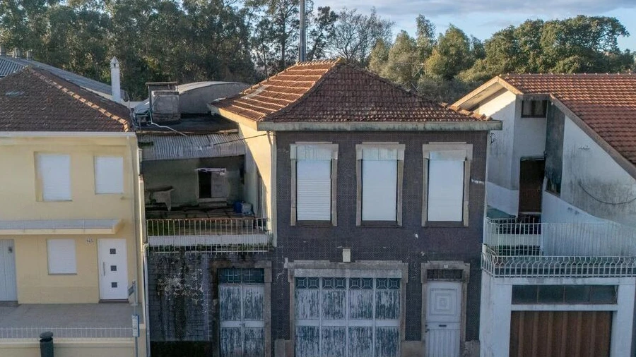Prédio para Venda em Milheiros