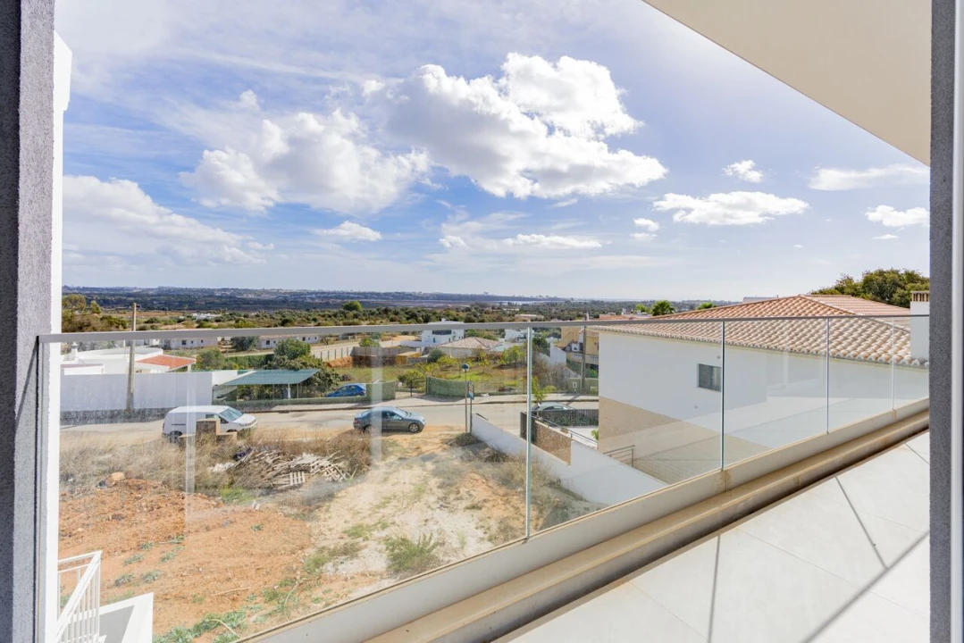 Moradia T3 para Venda em Mexilhoeira Grande Foto 21