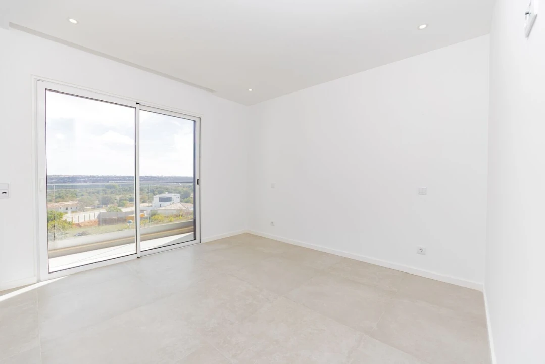 Moradia T3 para Venda em Mexilhoeira Grande Foto 23