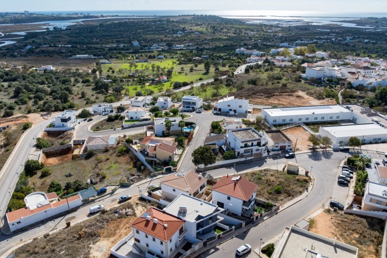 Moradia T3 para Venda em Mexilhoeira Grande Foto 33