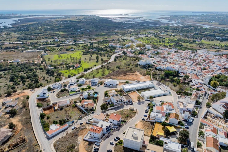 Moradia T3 para Venda em Mexilhoeira Grande Foto 34