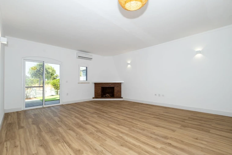 Moradia T3 para Venda em Altura Foto 3