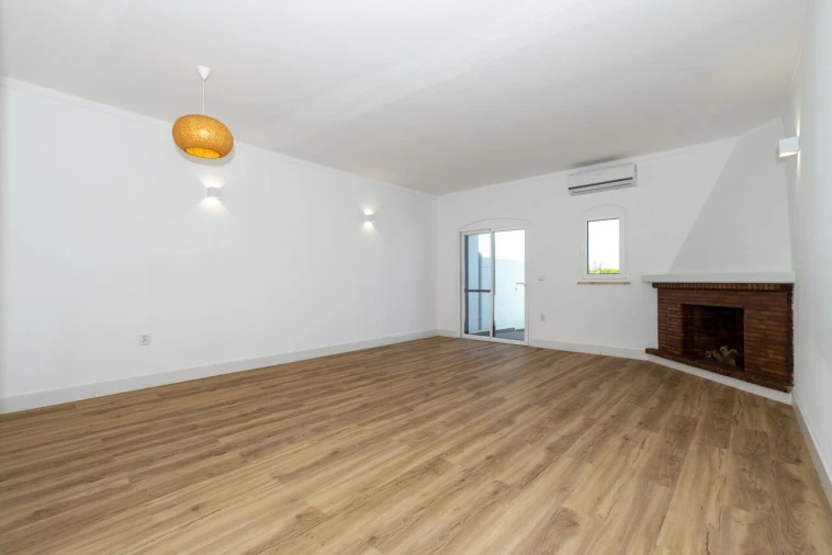 Moradia T3 para Venda em Altura Foto 4