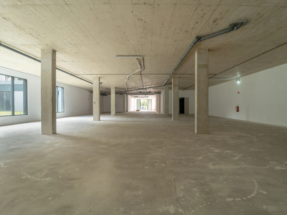 Loja para Venda em São Mamede de Infesta e Senhora da Hora Foto 18