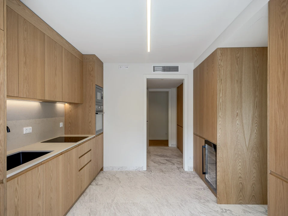 Apartamento T4 para Venda em Alvalade Foto 16