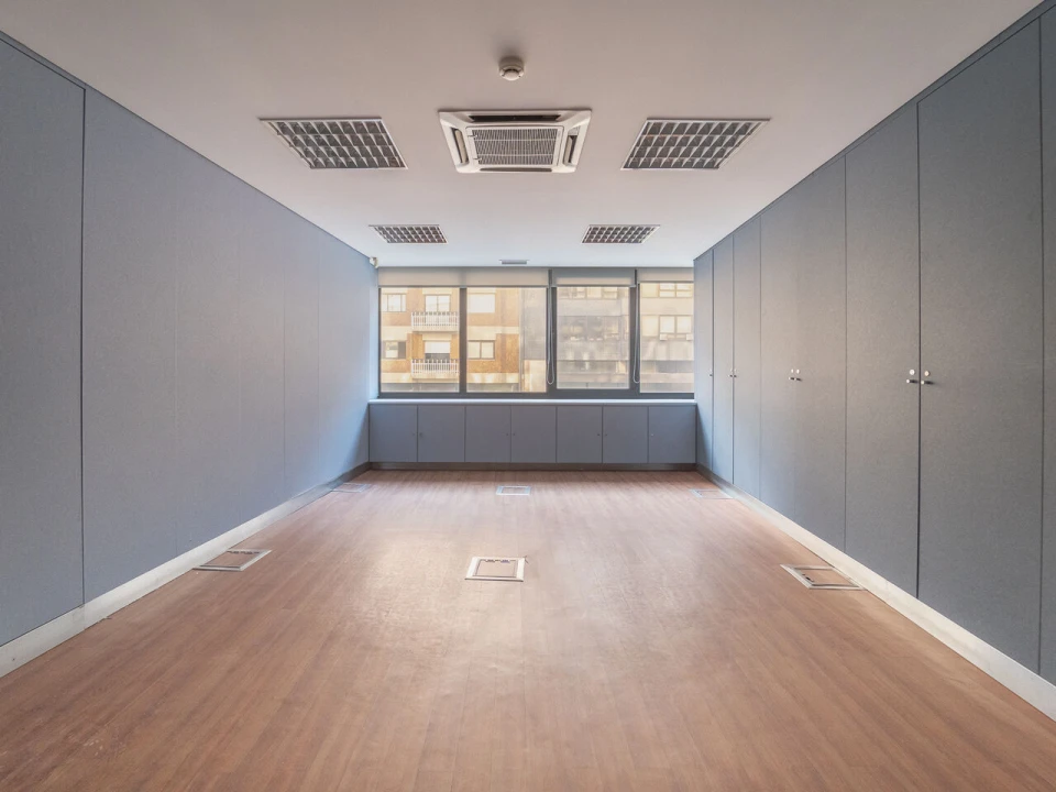 Escritório para Arrendamento em Lordelo do Ouro e Massarelos Foto 9