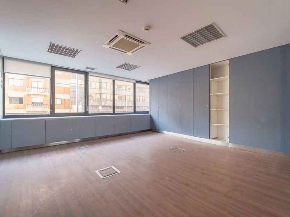 Escritório para Arrendamento em Lordelo do Ouro e Massarelos Foto 11