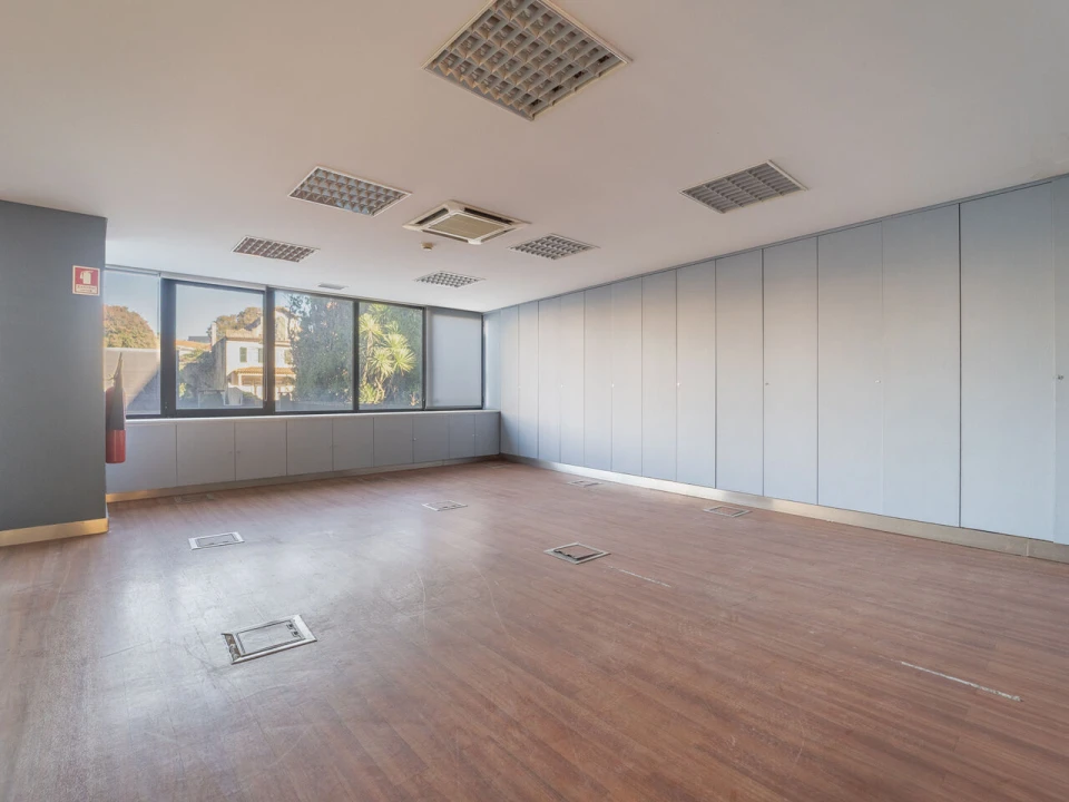 Escritório para Arrendamento em Lordelo do Ouro e Massarelos Foto 16