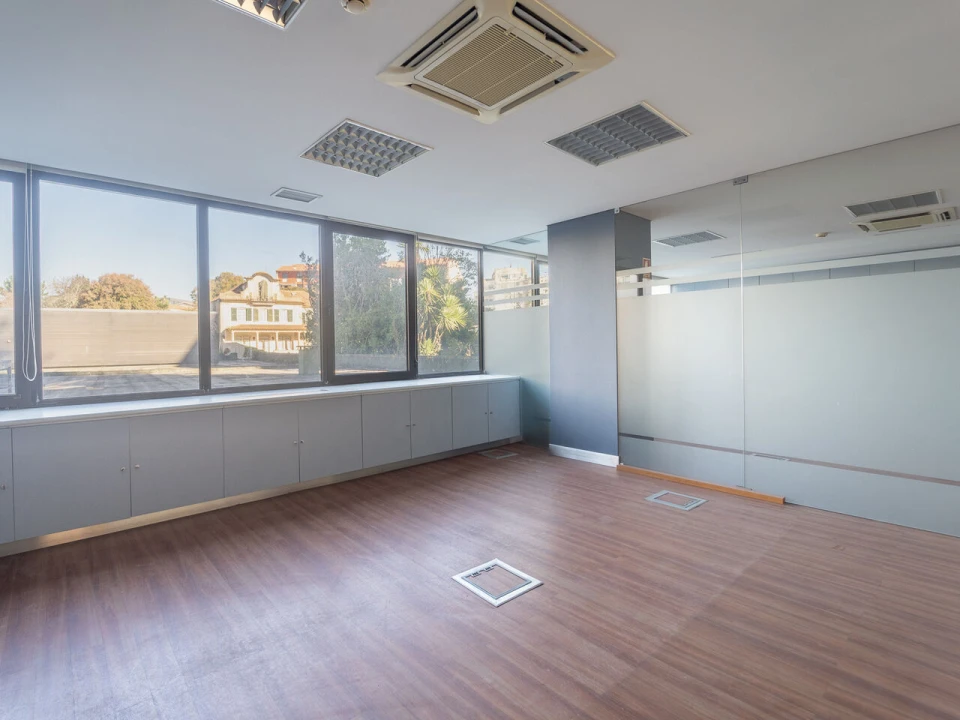 Escritório para Arrendamento em Lordelo do Ouro e Massarelos Foto 17