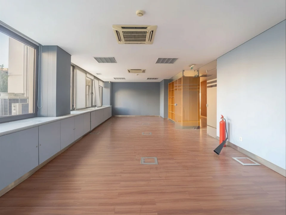 Escritório para Arrendamento em Lordelo do Ouro e Massarelos Foto 14