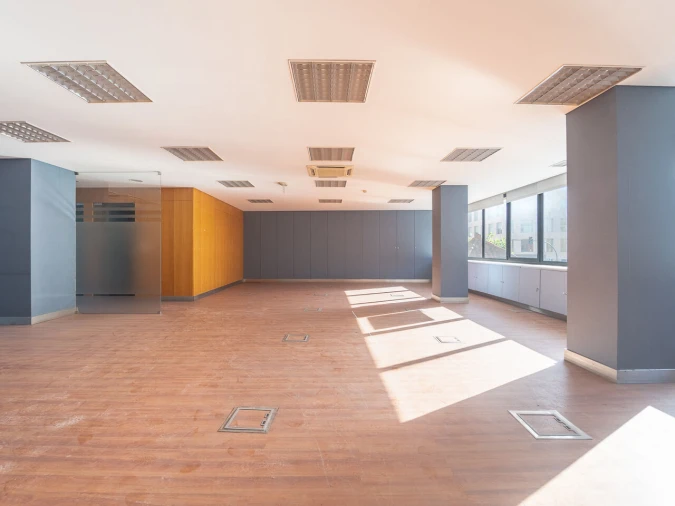 Escritório para Arrendamento em Lordelo do Ouro e Massarelos Foto 4