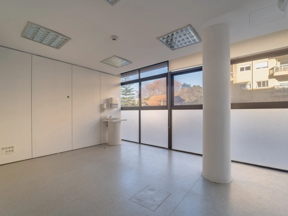 Escritório para Arrendamento em Ramalde Foto 3