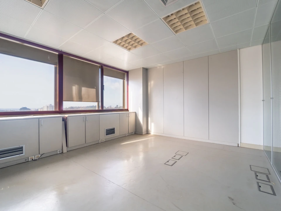 Escritório para Arrendamento em Ramalde Foto 6