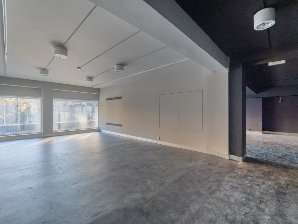 Loja para Arrendamento em Ramalde Foto 12