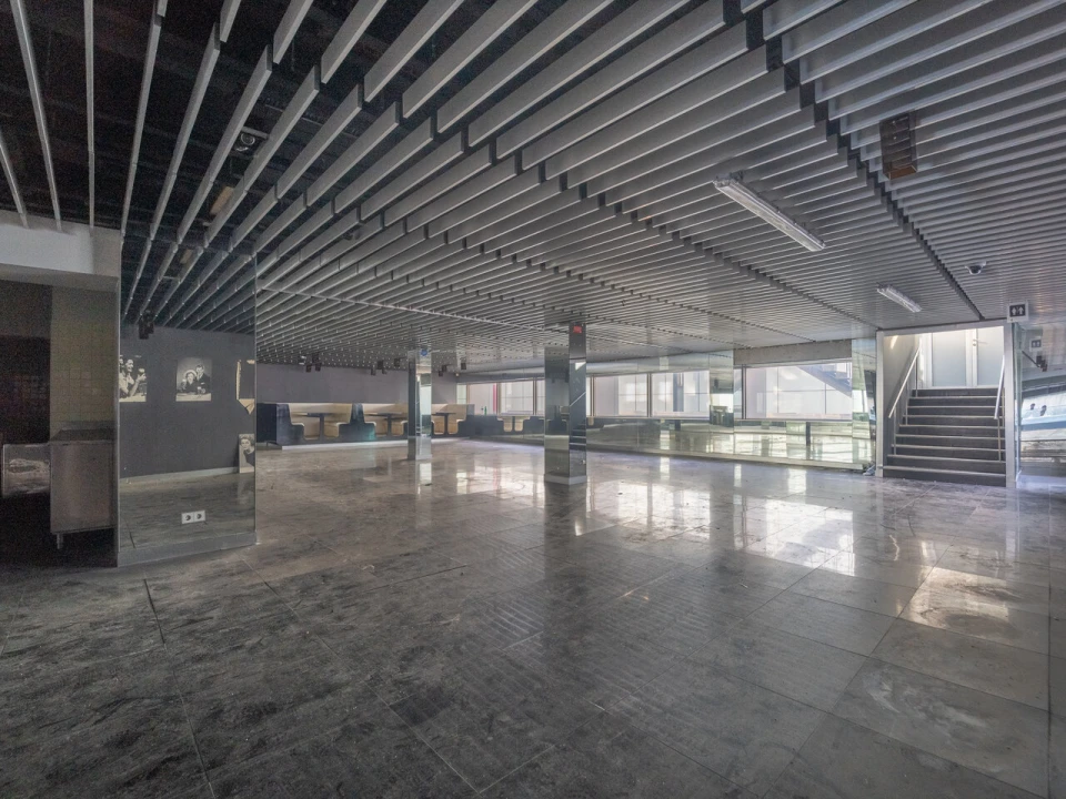 Loja para Arrendamento em Ramalde Foto 15