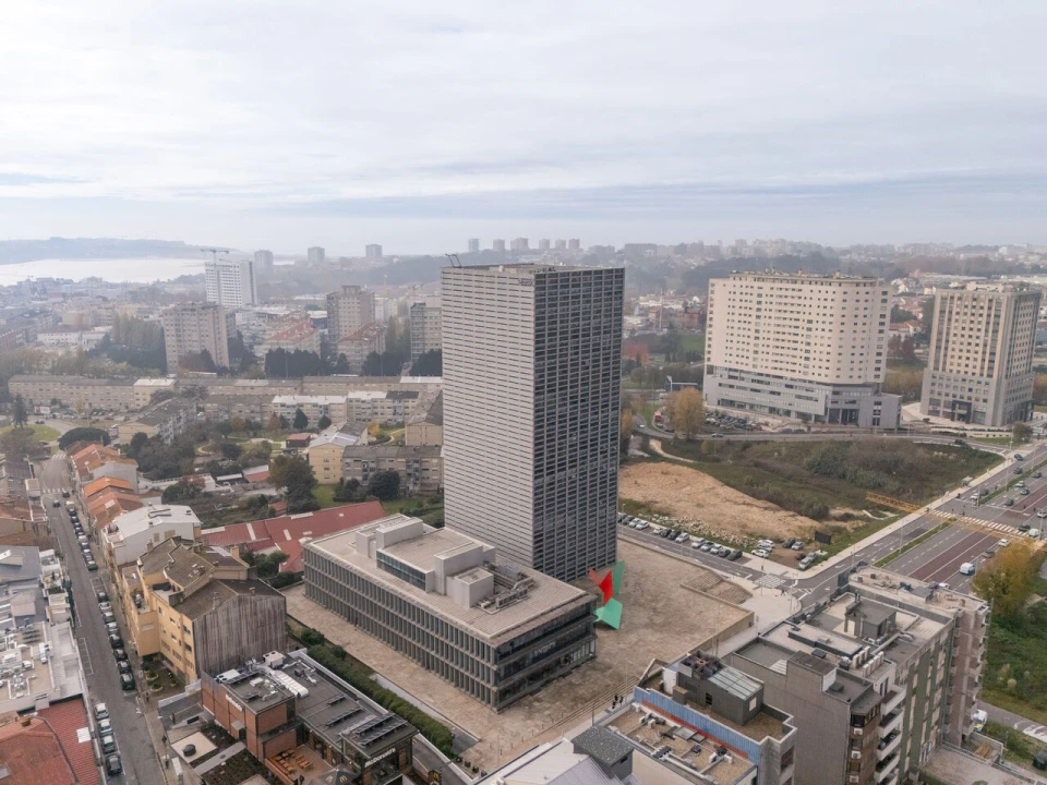Escritório para Arrendamento em Lordelo do Ouro e Massarelos Foto 1