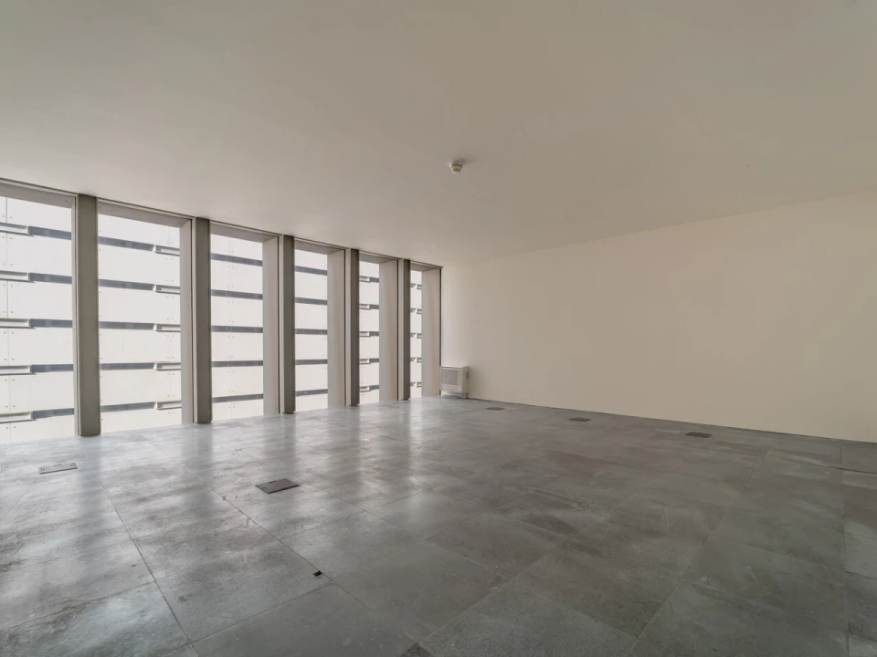 Escritório para Arrendamento em Lordelo do Ouro e Massarelos Foto 3