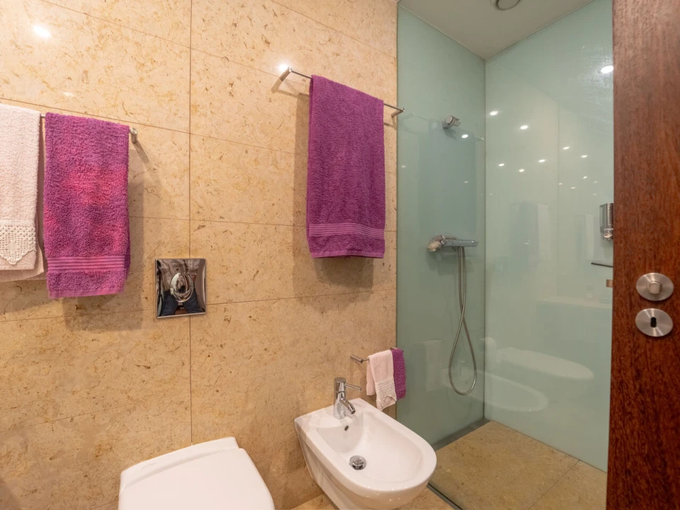 Apartamento T4 para Venda em Santa Marinha e São Pedro da Afurada Foto 33