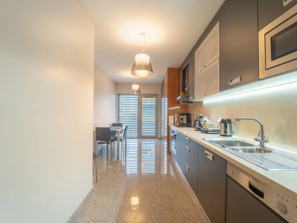 Apartamento T4 para Venda em Santa Marinha e São Pedro da Afurada Foto 4