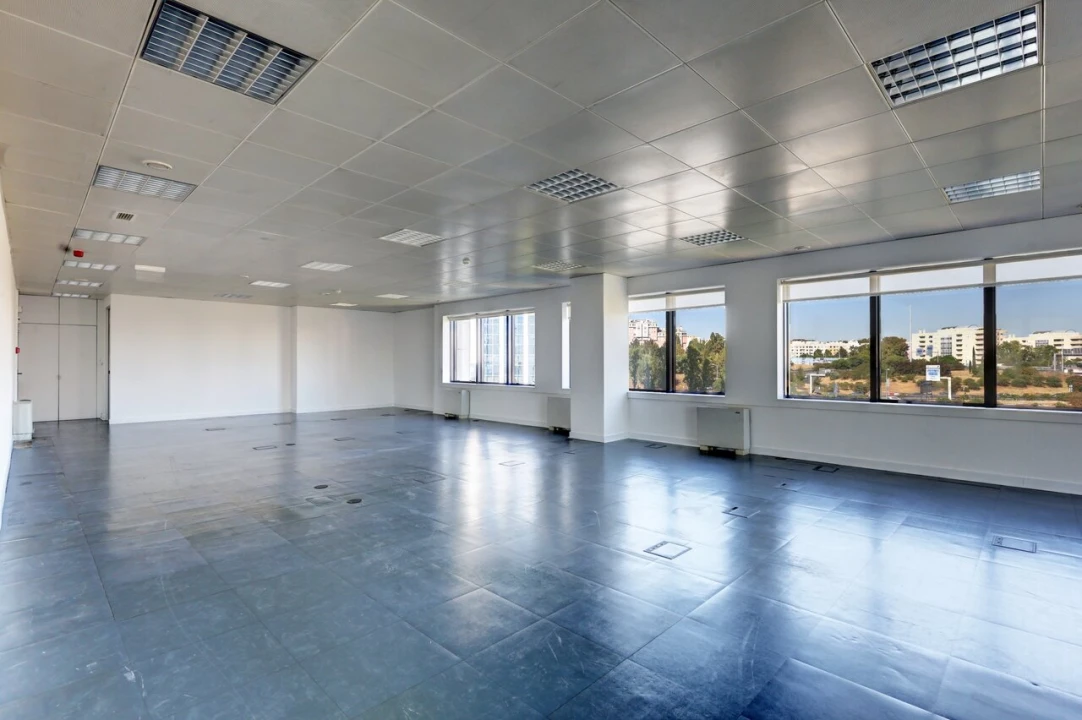 Escritório para Arrendamento em São Domingos de Benfica Foto 17