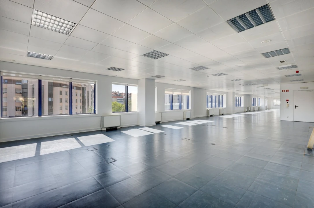 Escritório para Arrendamento em São Domingos de Benfica Foto 19