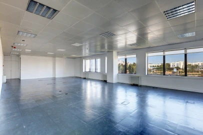 Escritório para Arrendamento em São Domingos de Benfica