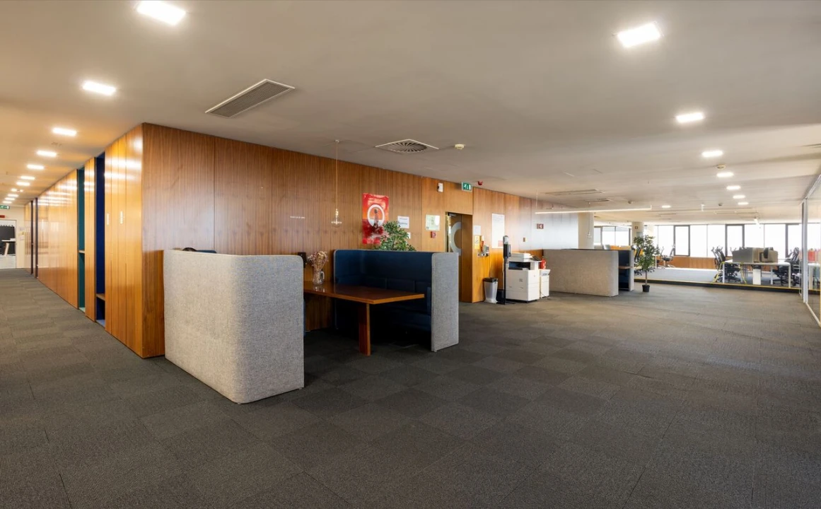 Escritório para Arrendamento em Campo de Ourique Foto 9