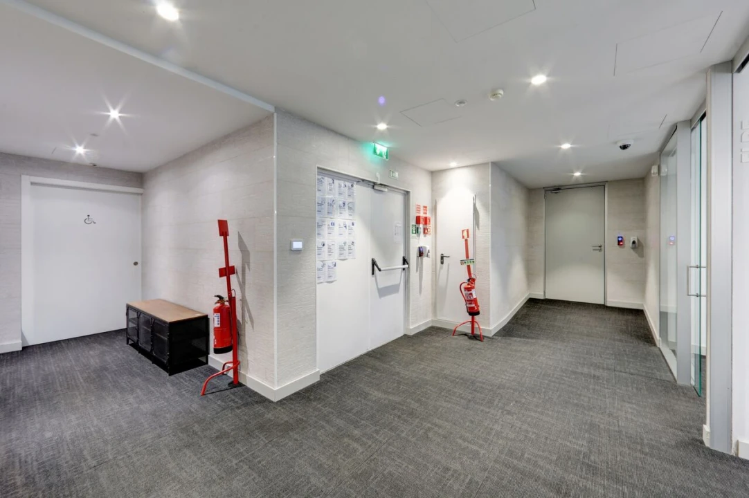 Escritório para Arrendamento em Campolide Foto 5