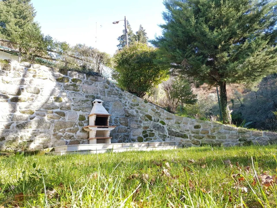 Moradia T2 para Venda em Salamonde Foto 13