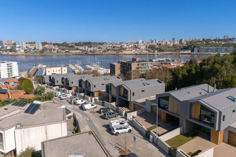 Moradia T5 para Venda em Canidelo Foto 37