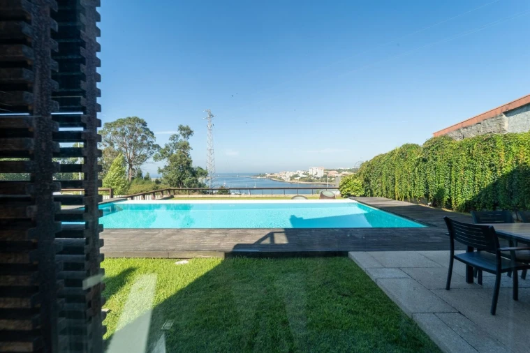 Moradia T6 para Venda em Santa Marinha e São Pedro da Afurada Foto 41