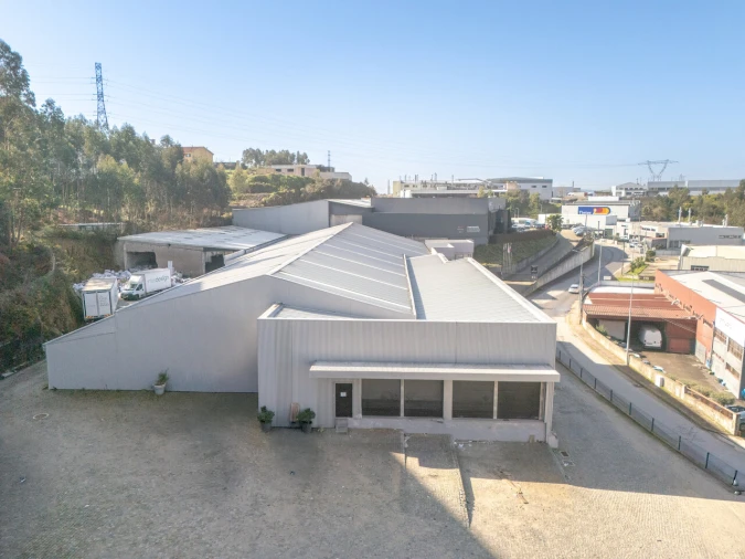 Armazém para Venda em Rebordosa Foto 1