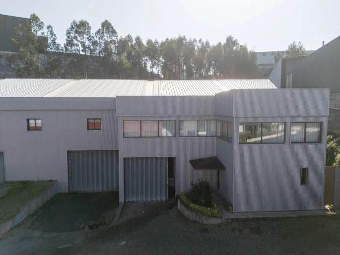 Armazém para Venda em Rebordosa Foto 4