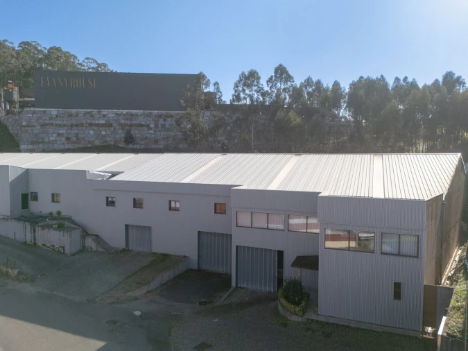 Armazém para Venda em Rebordosa Foto 6